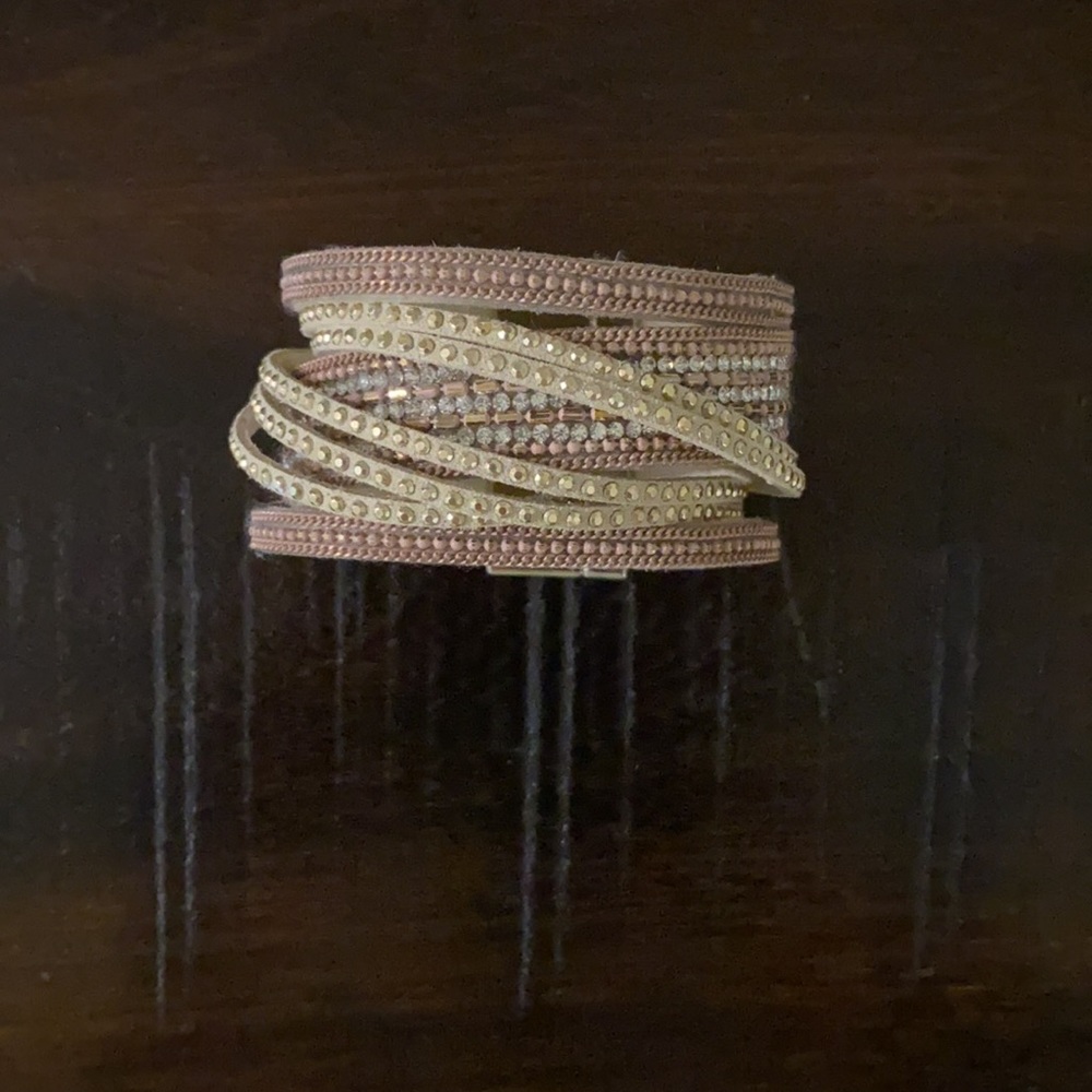 Magnetic wrap bracelet